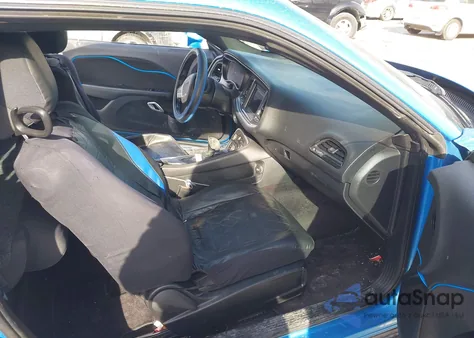 2019 Dodge Challenger Sxt Awd z USA, uszkodzony, nr VIN 2C3CDZGG7KH537069